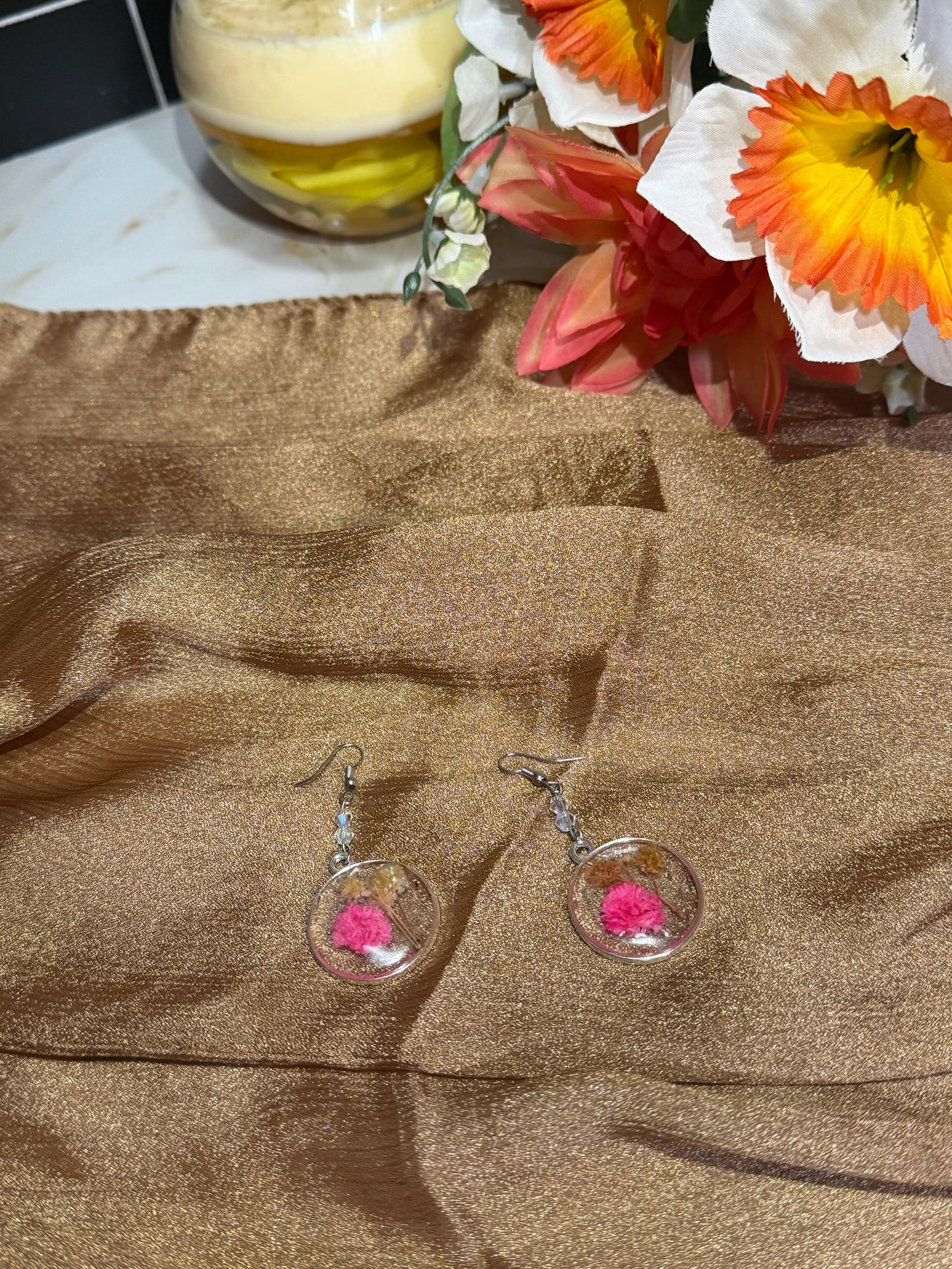 Blossom Glow Resin Drop Earrings – Real Dried Flower Statement Jewelry 🌸✨