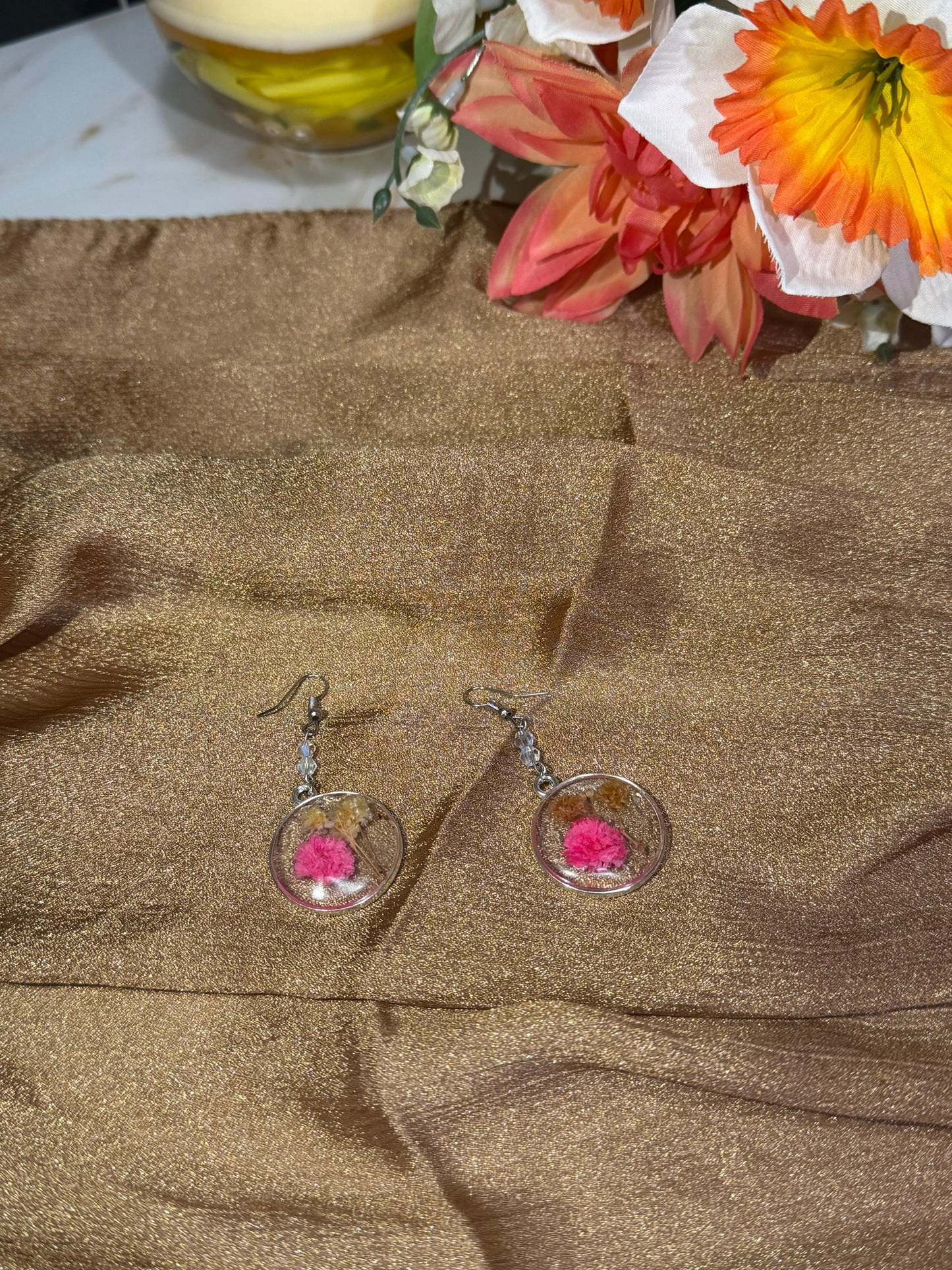 Blossom Glow Resin Drop Earrings – Real Dried Flower Statement Jewelry 🌸✨